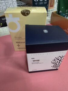 변비 증상과 원인 — 숙변까지 고려한 한약 치료